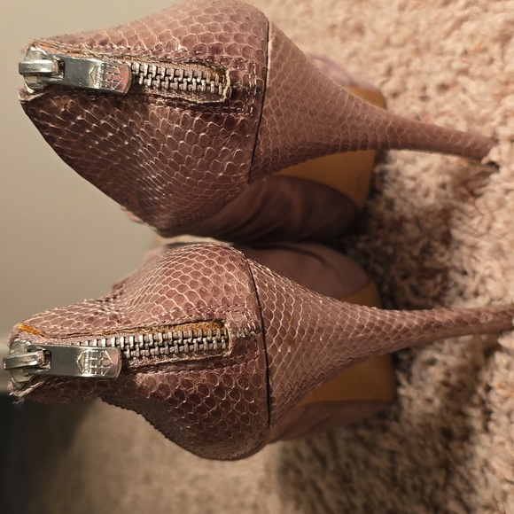 Edgy Vince Camuto Leather Peep-Toe Bootie Heels in Taupe EUC Size 10 (#0718) - Picture 6 of 16